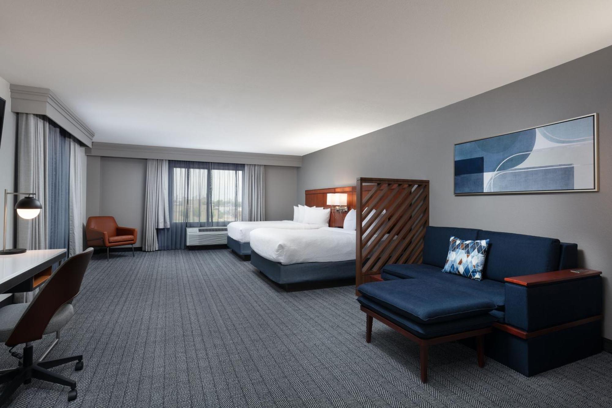 Courtyard By Marriott Wichita At Old Town Ξενοδοχείο Εξωτερικό φωτογραφία