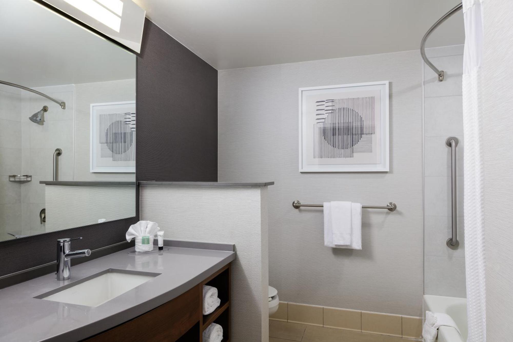 Courtyard By Marriott Wichita At Old Town Ξενοδοχείο Εξωτερικό φωτογραφία