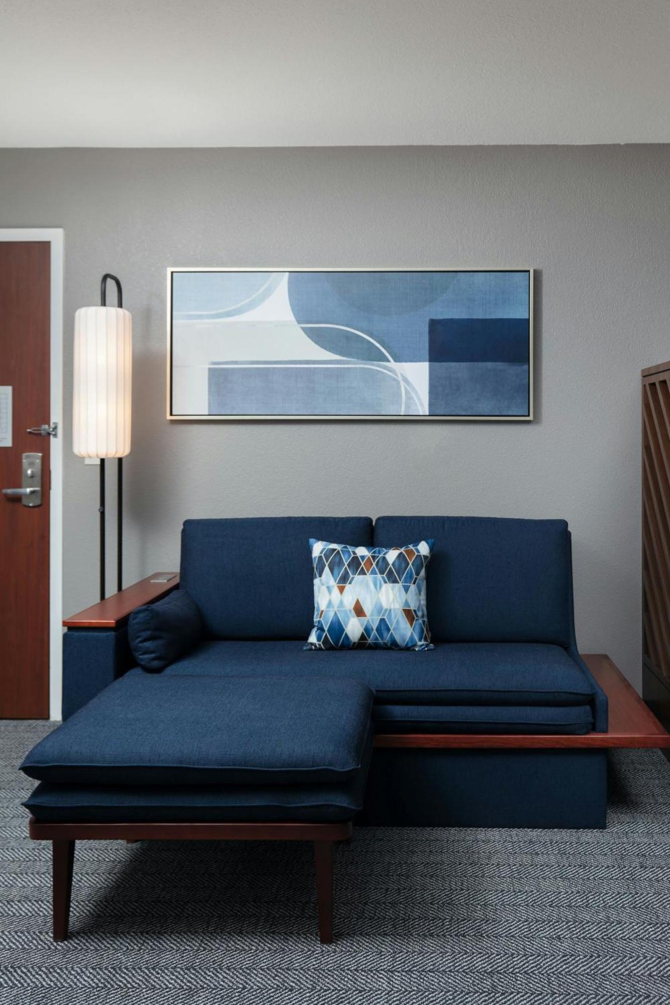 Courtyard By Marriott Wichita At Old Town Ξενοδοχείο Εξωτερικό φωτογραφία