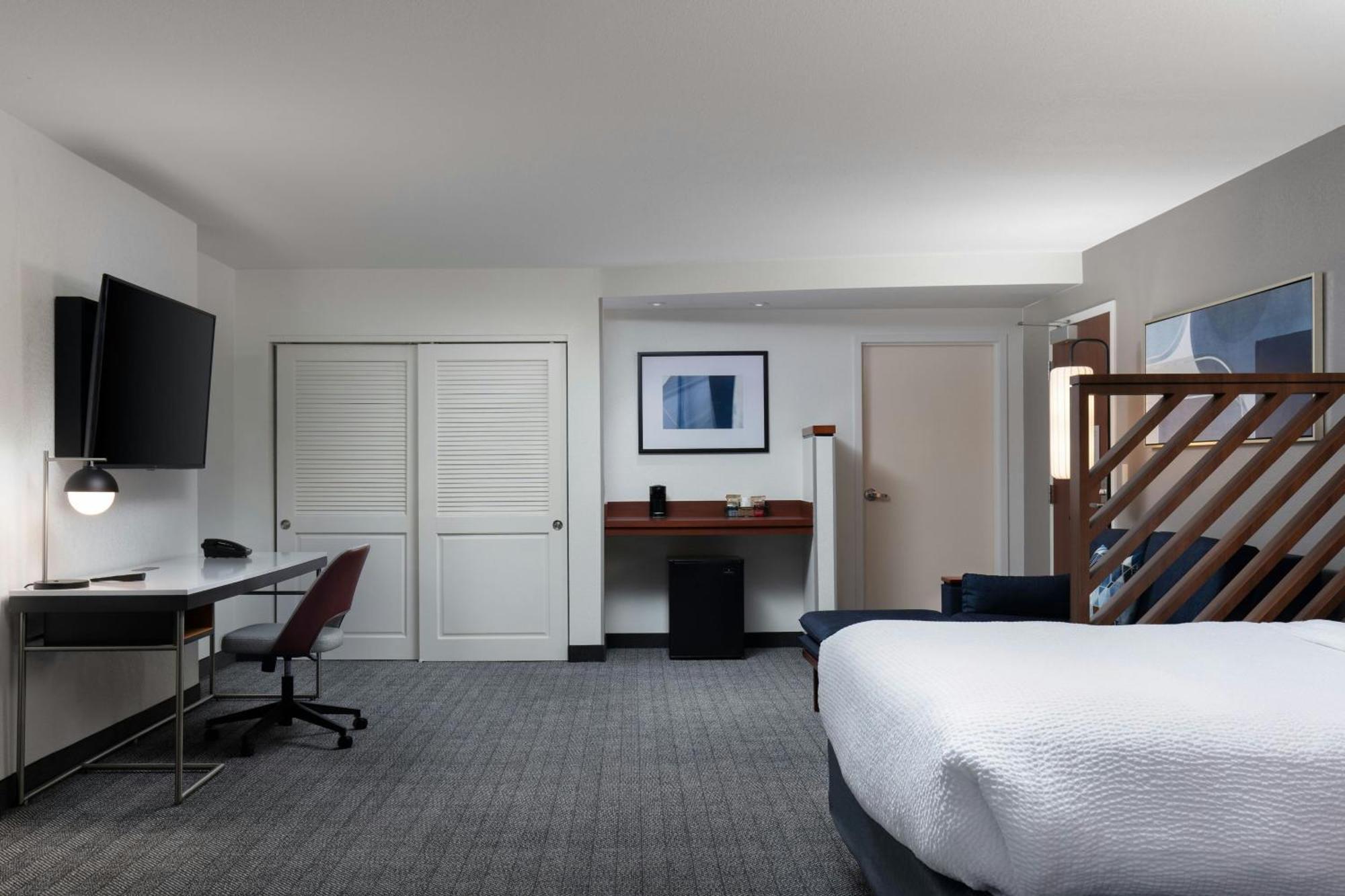 Courtyard By Marriott Wichita At Old Town Ξενοδοχείο Εξωτερικό φωτογραφία